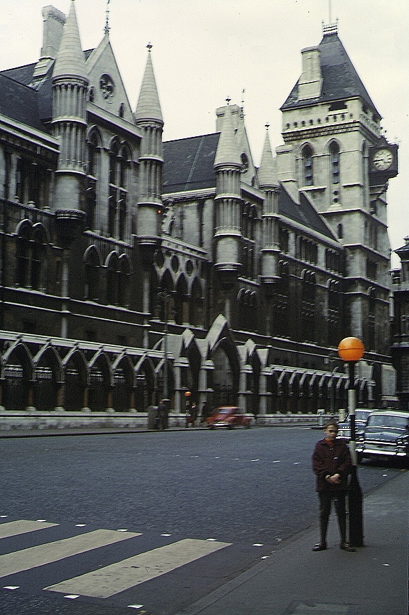 Gericht Royal Courts London Anwalt Rechtsanwalt